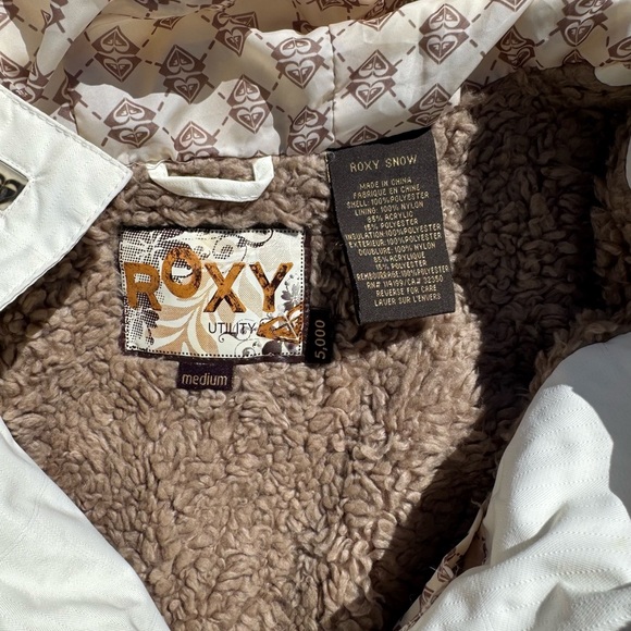 Roxy women’s snow jacket, size medium - Picture 6 of 6